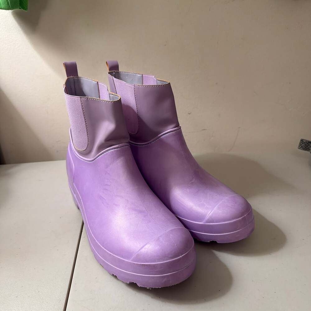 Size 9 Ankle Rain Boots. Free People Pastel Puddles Lilac Purple.